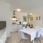Laura By Interhome Apartmán