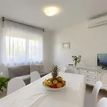 Apartmán Laura By Interhome *