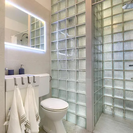 Laura By Interhome * Pula