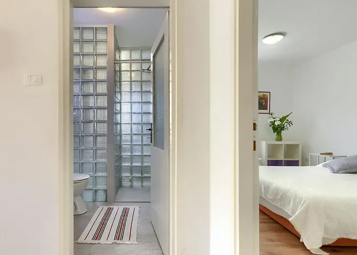 Laura By Interhome * Pula