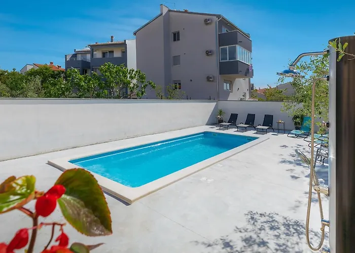 Laura By Interhome Lejlighed