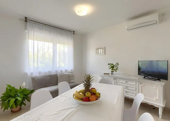 Lejlighed Laura By Interhome *